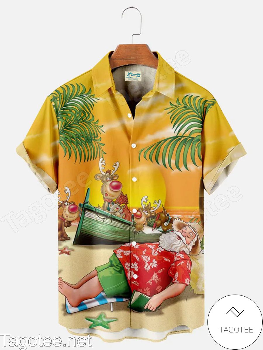 Santa Sleeping On The Beach Hawaiian Shirt - Tagotee