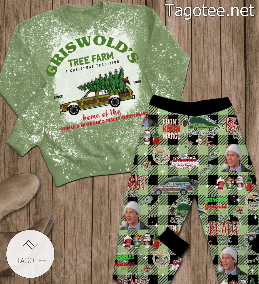Griswold's Tree A Christmas Tradition Pajamas Set a