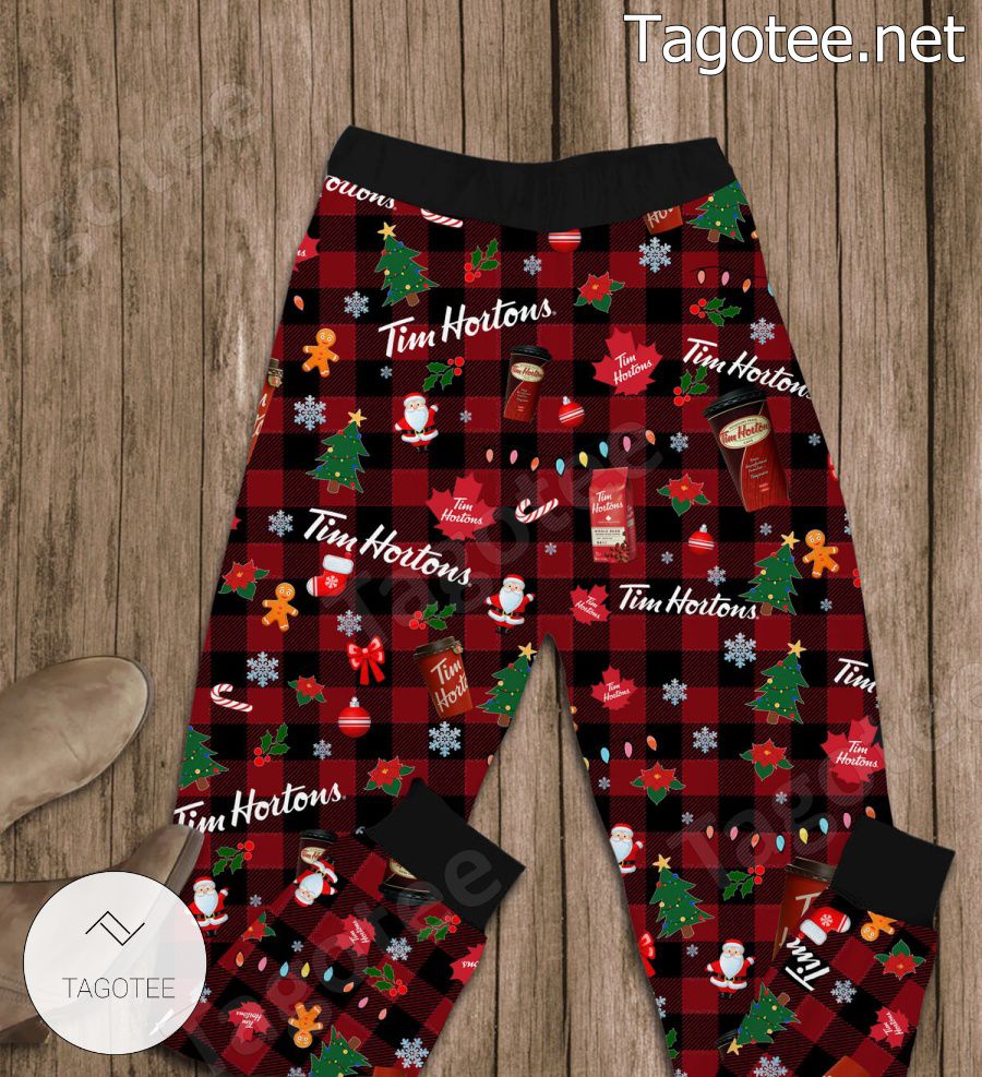 I Run On Tim Hortons And Christmas Cheer Pajamas Set b