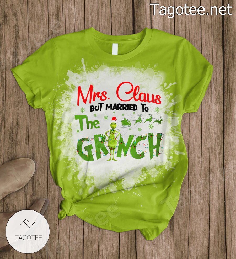 Mrs Claus But Married To The Grinch Pajamas Set b