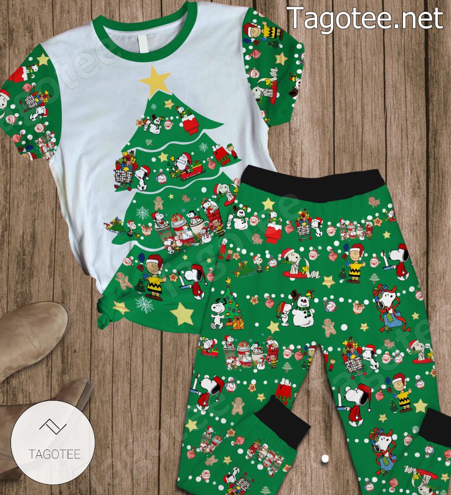 Peanuts Snoopy Christmas Tree Pajamas Set