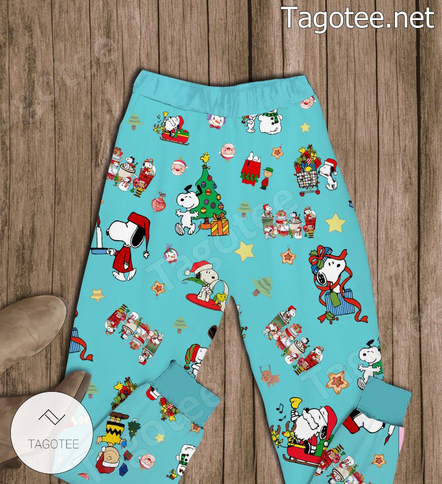 Peanuts Snoopy It's Not What's Under The Tree That Matters Gathered It's Who's Around It Pajamas Set b