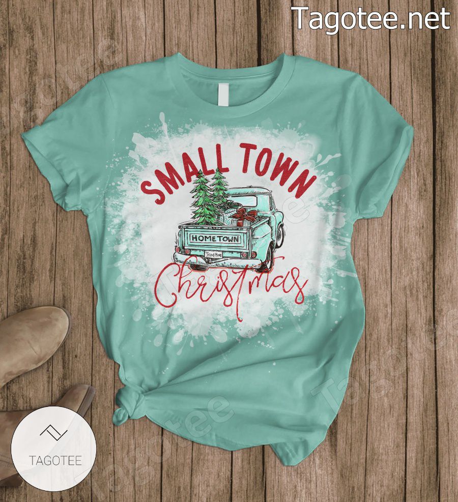 Small Town Christmas Pajamas Set a