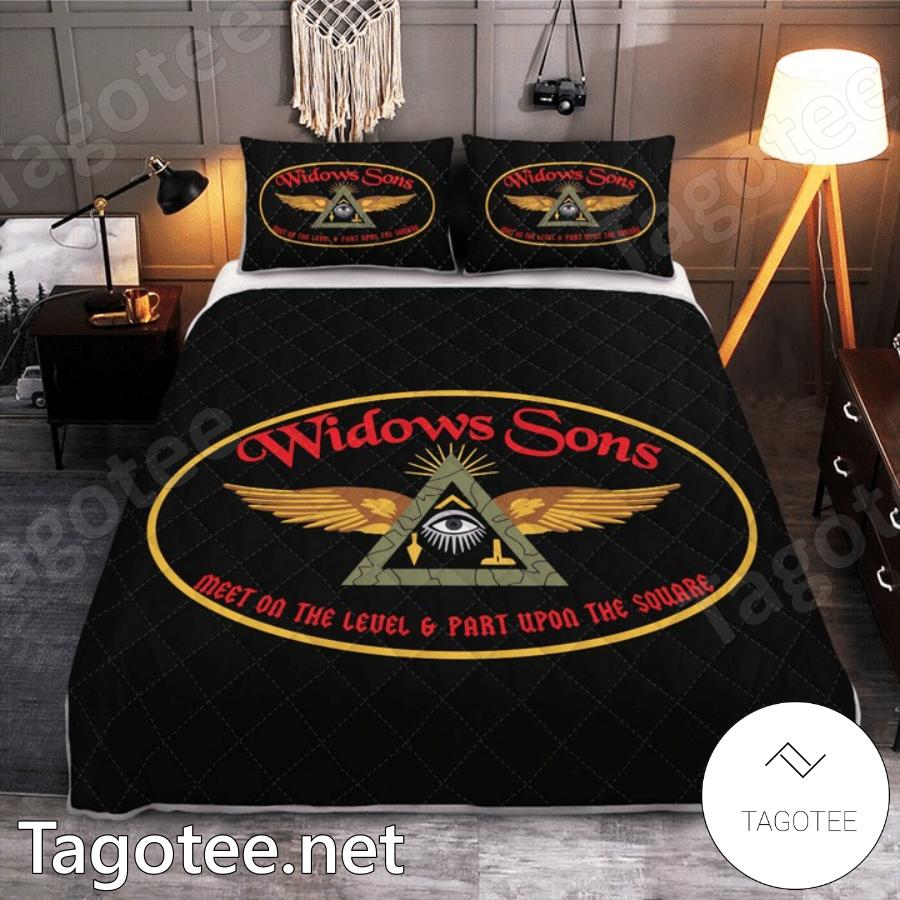 Widows Sons Meet On The Level And Part Upon The Square Bedding Set